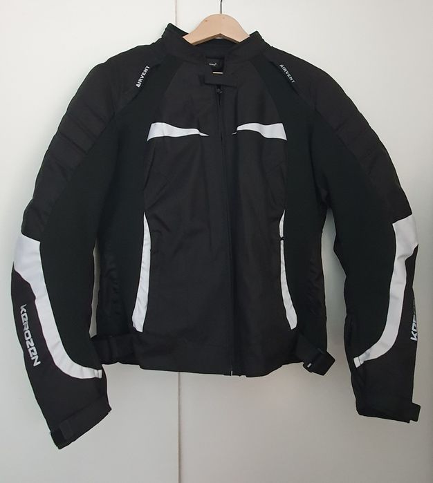 Casaco mota senhora Kerozen
tamanho 4XL
Marca Kerozen
Nuevo

Para mais