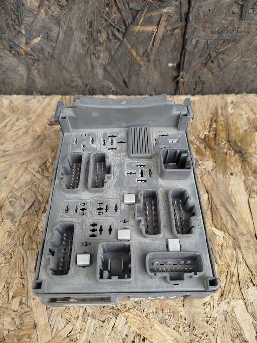 Блок запобіжників 8200449594 Renault Laguna 2 Рено 1.9 dci