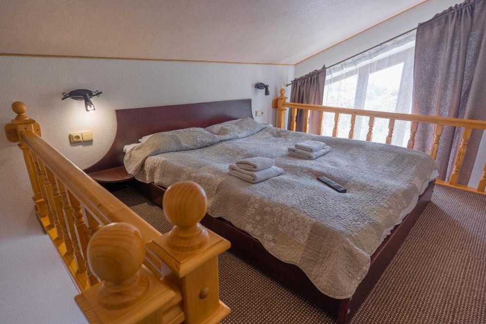 Продається будинок у серці Карпат зі СПА та критим басейном