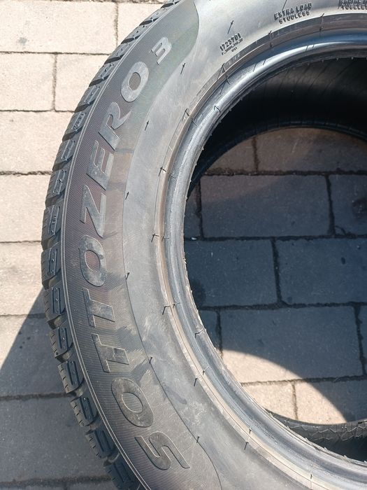 215/60R16 Pirelli Sottozero 3 Winter