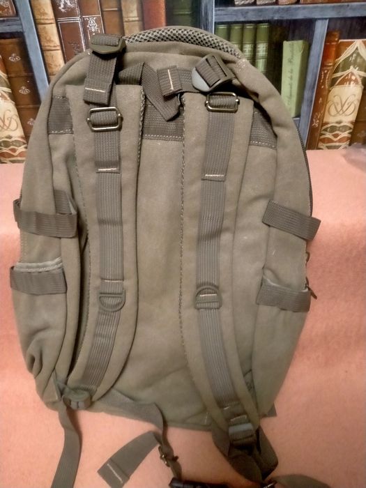 Продам рюкзак для школи , ноутбука