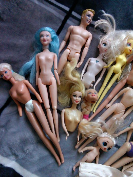 Продам куклы бу,  под реставрацию или на запчасти ,цена за все