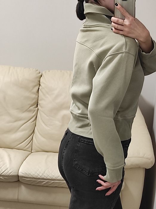 Гольф светр жіночий оливкого кольору