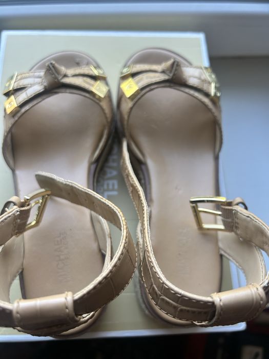 Michael Kors босоножки на девочку