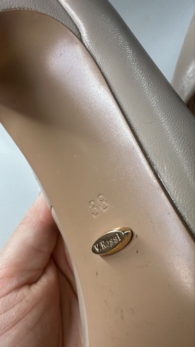 Туфлі бєж розмір 38