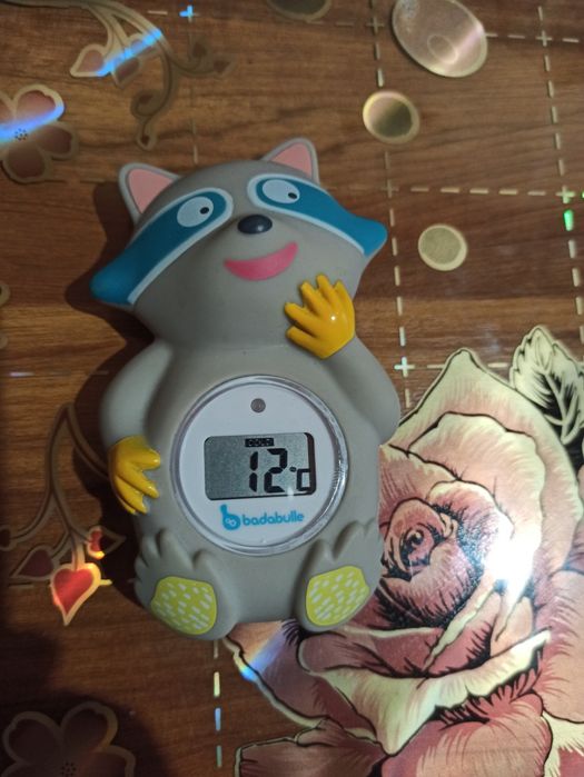 Термометр кімнатний на дотик.