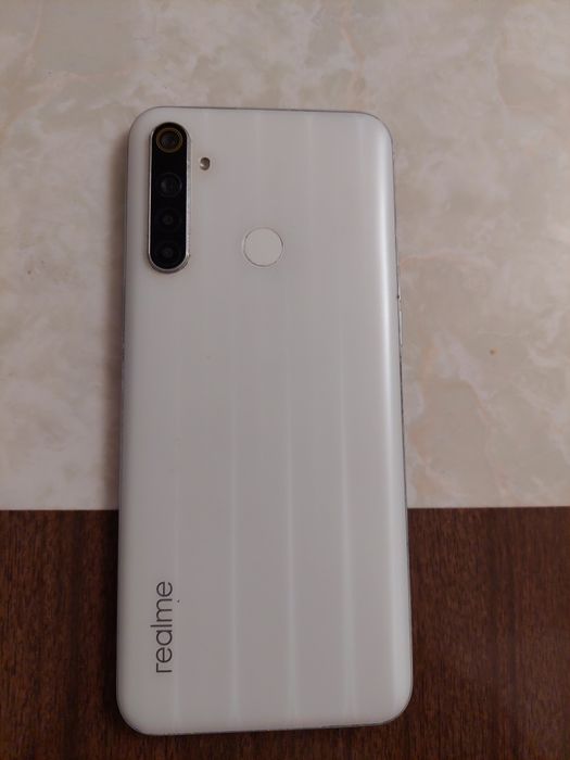 3/64 realmi 6i идеальный