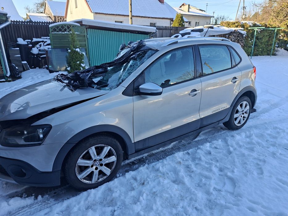 Drzwi błotnik klapa polo 6R