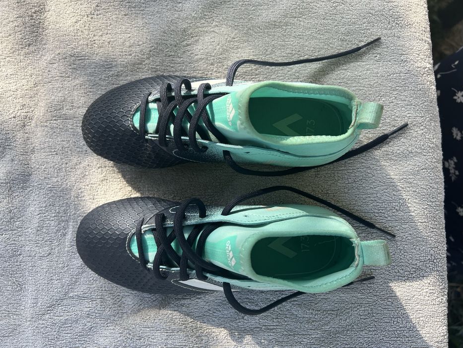 Chuteiras adidas tamanho 35