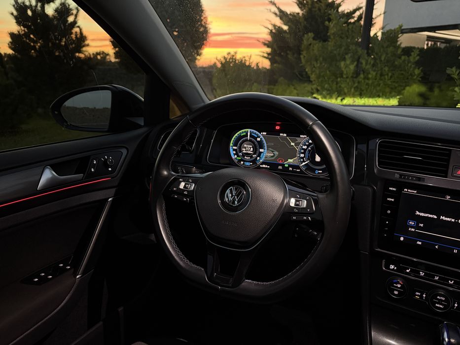 Продам Volkswagen E-golf 36kw ,Пробіг 76.000км