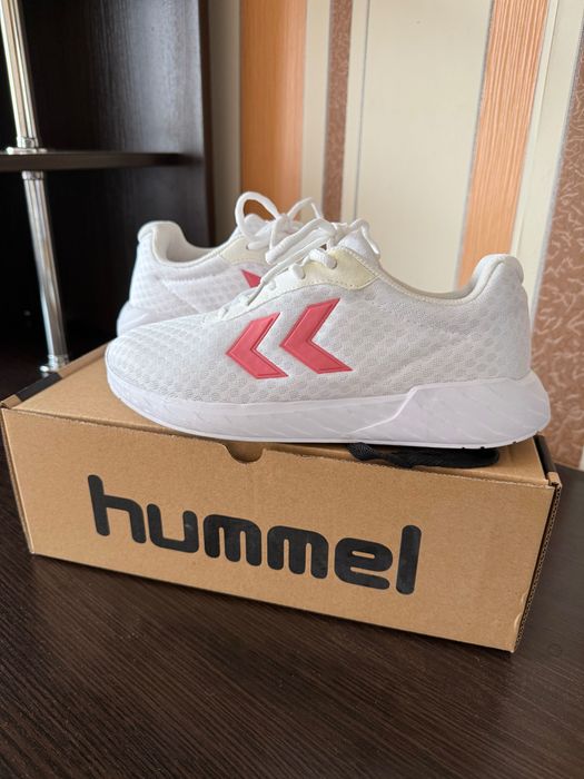 Кросівки жіночі hummel