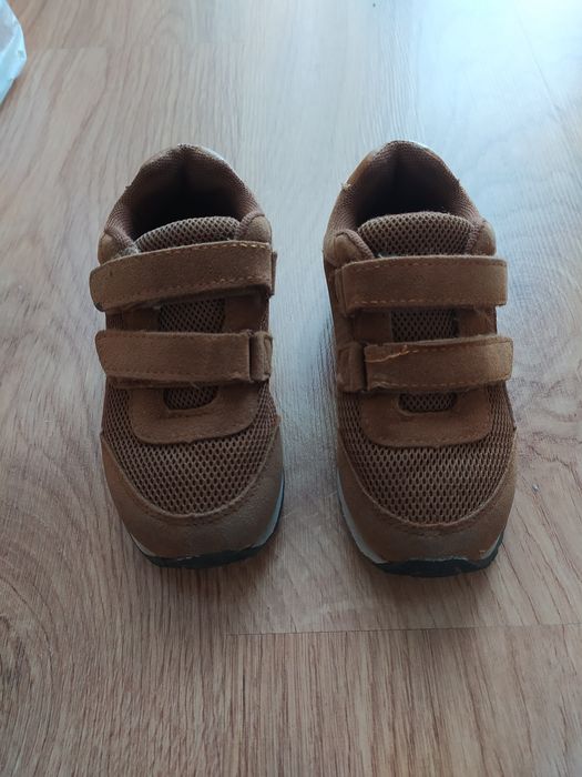 Adidasy brązowe r. 25