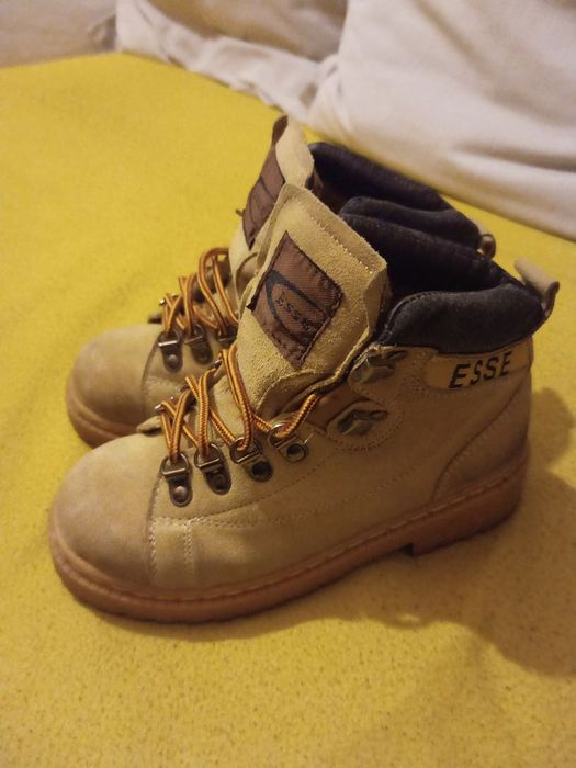 Buty zimowe ocieplane dziecięce ze skóry naturalnej  r. 36 (35)