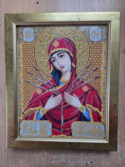 Дві вишиті ікони в рамках