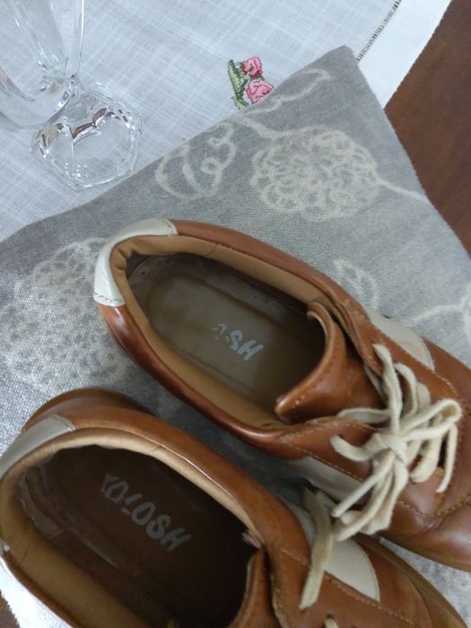 Sapatilhas em pele cor camel nr 37Kolosh
