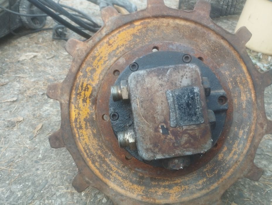 Zwolnica do minikoparki 1.5 t
