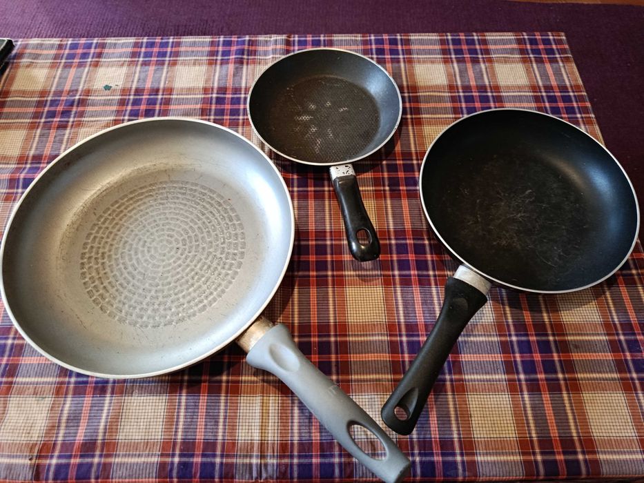 Conjunto frigideiras usadas em bom estado diversos tamanhos