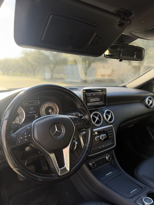 Mercedes-Benz Classe A180d Automático 2013