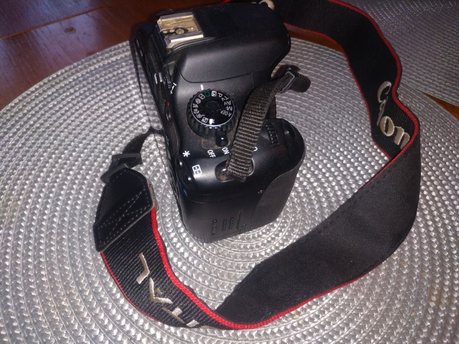 Aparat lustrzanka Canon 550D body + pudełko + kabel