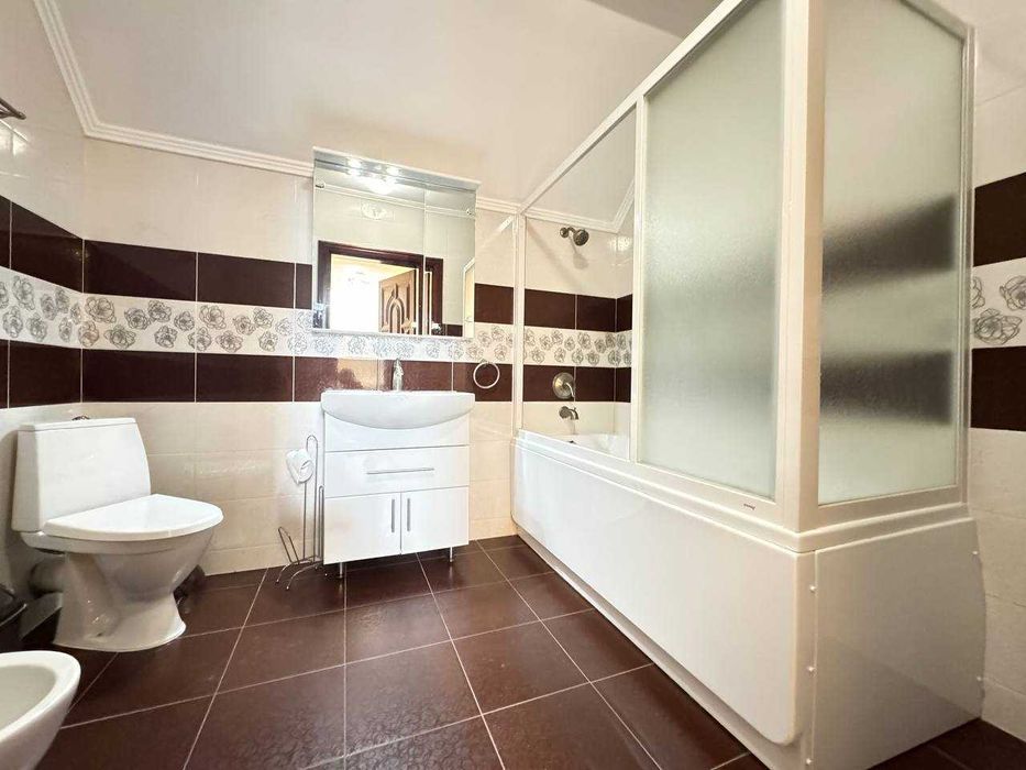 Продається Будинок з ремонтом, меблями, гаражем,сауною, ділянка 6 сот.