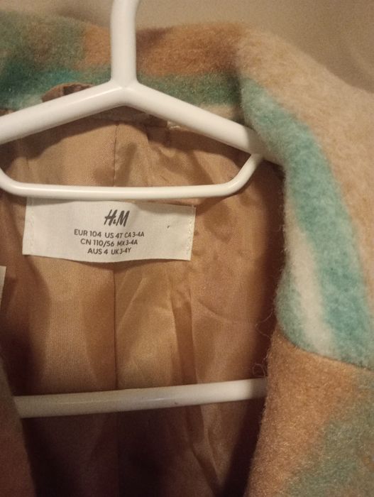 Новое пальто на девочку 98-104