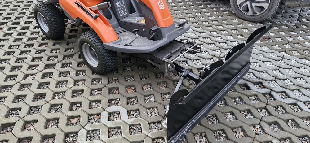 Pług do śniegu śnieżny husqvarna rider 316 AWD