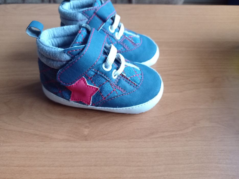 Granatowe buciki niemowlęce niechodki na gumę
