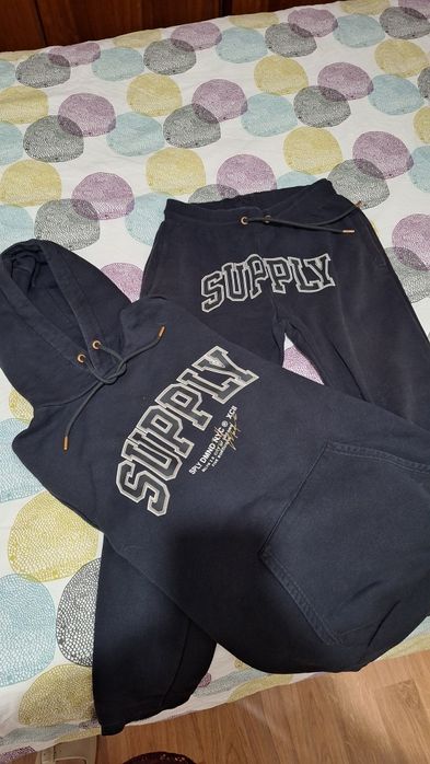 SUPPLY Training Suit447200492184545280