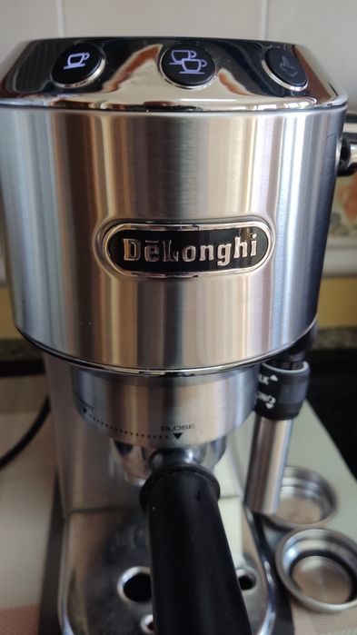 Maquina Café Delonghi Dedica Style EC685M