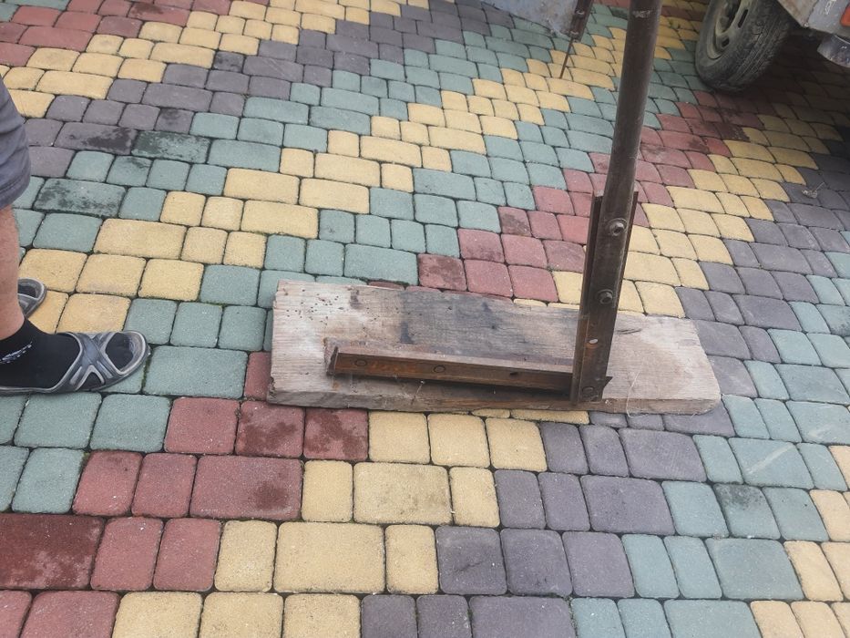 Цвяхи     Сотка.