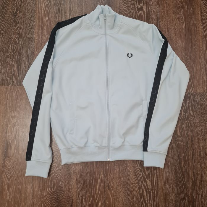 Продам кофту Fred Perry M