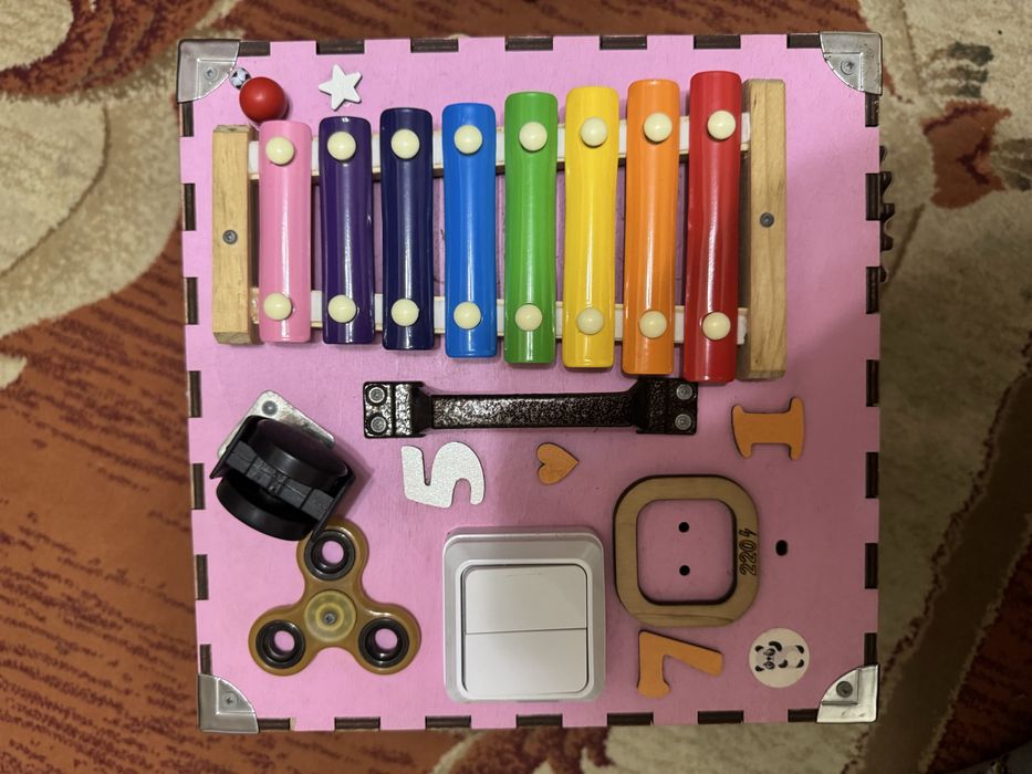 Бізікуб для дітей