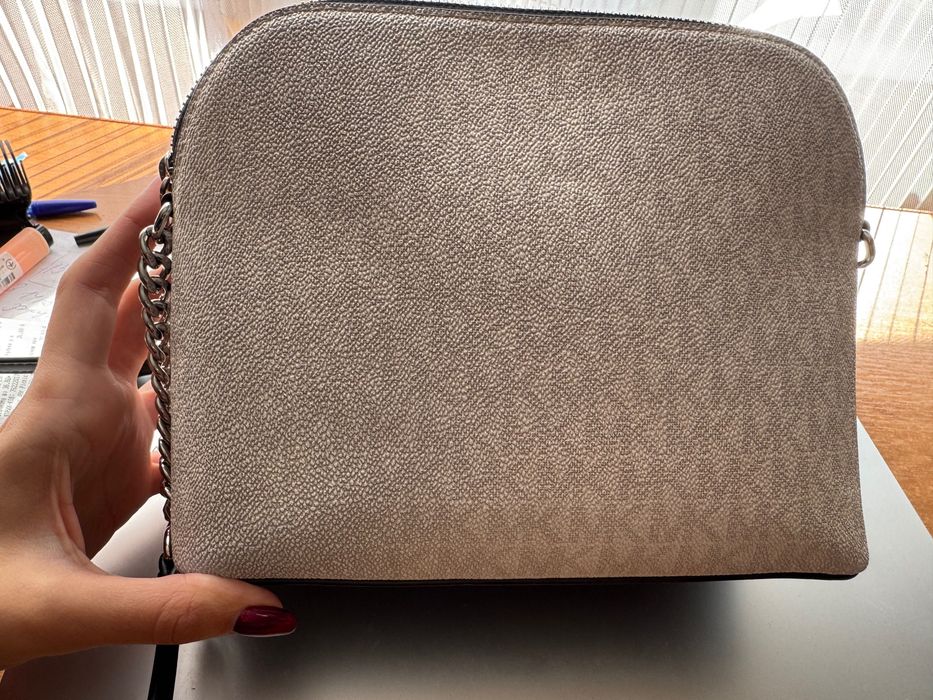 Сумка Michael Kors Jet Set Travel Medium Dome Crossbody Bag