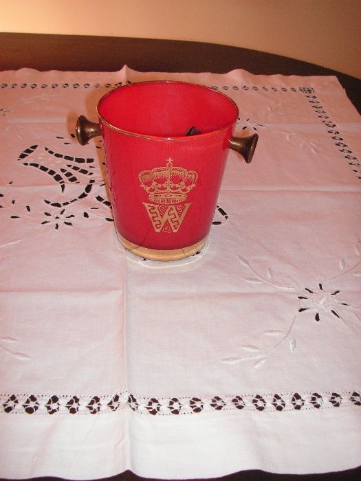 Conjunto Copos Vermelho e Dourado Vintage