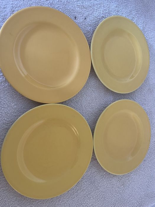 4 pratos amarelos 22 centímetros