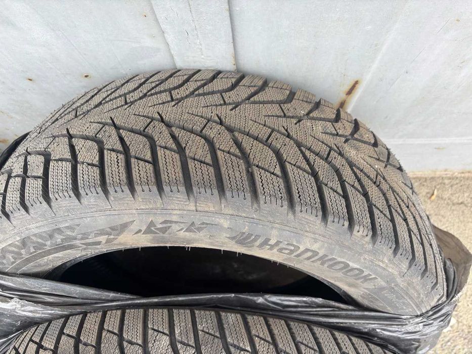 Hankook Icept iZ3 235/55/18