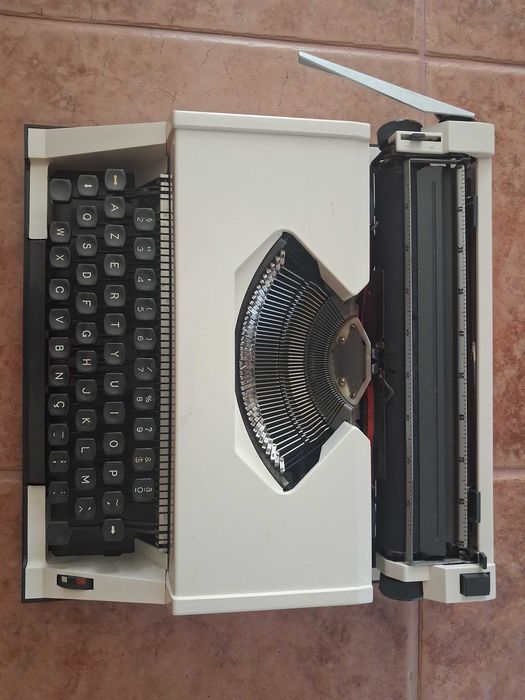 Máquina de escrever antiga