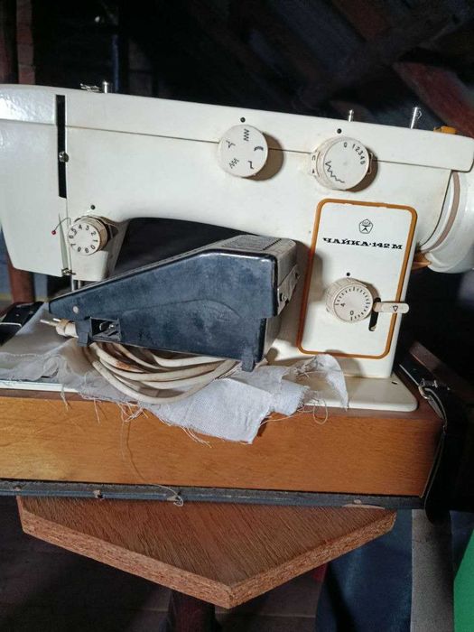 Швейна машинка Чайка 142м з футляром