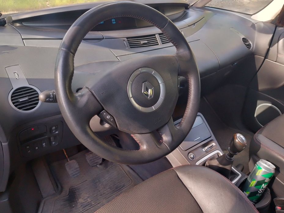 Рено Эспейс 4 7 мест.