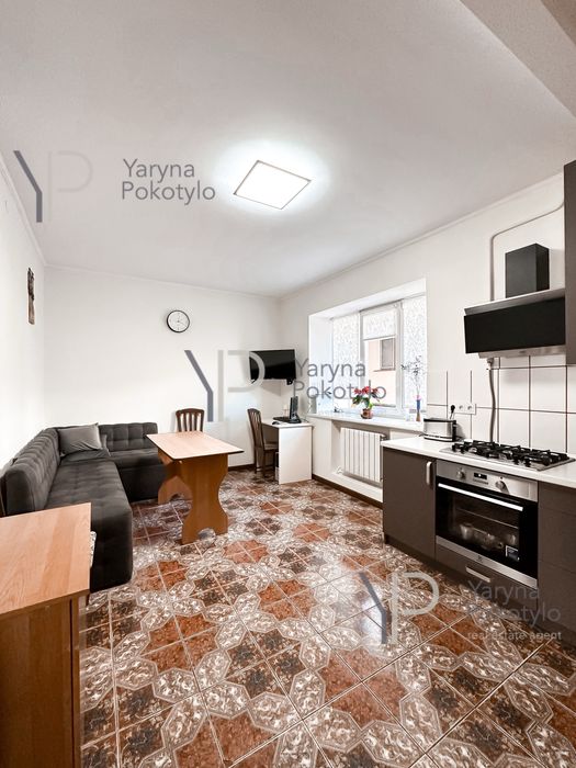 Продаж будинку по вул. Сулими