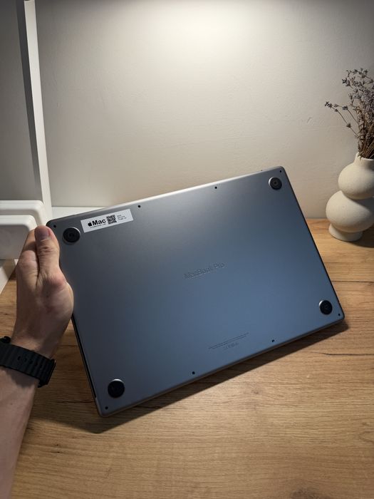 macbook pro m1 max 32 - купити ноутбуки - Ціна на OLX.ua