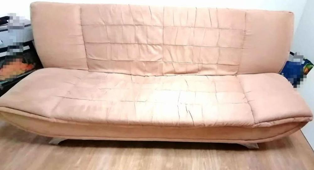 Sofá-cama vintage retro bege – 3 lugares – 150 €
