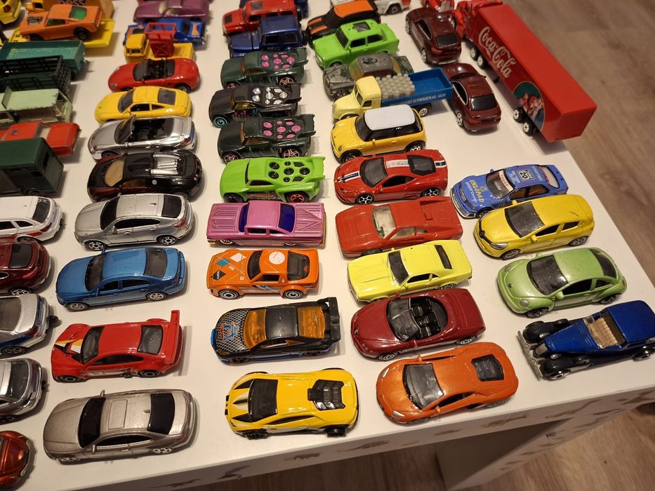 Modele Resoraki Hot wheels Matchbox Siku Welly Lesney  6