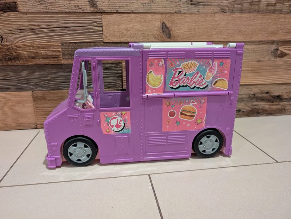 Kamper Barbie auto