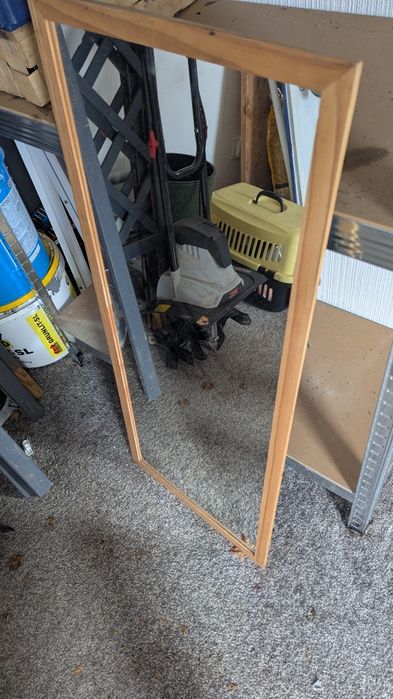 Lustro ikea w drewnianej ramie