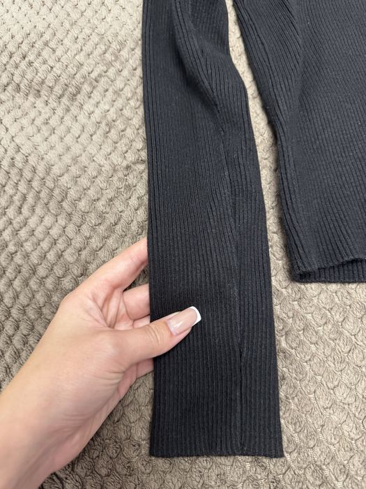 Вкорочена кофтинка в рубчик