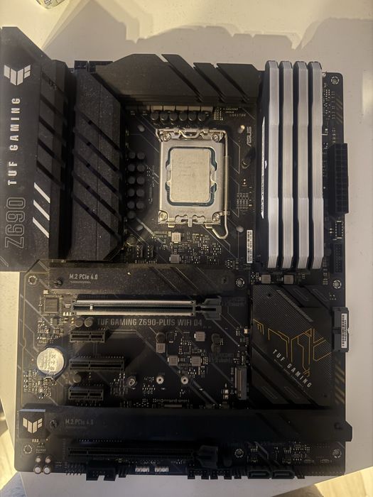 Asus TUF Gaming Z690-PLUS D4+i9-12900K+RAM 4X16Gb