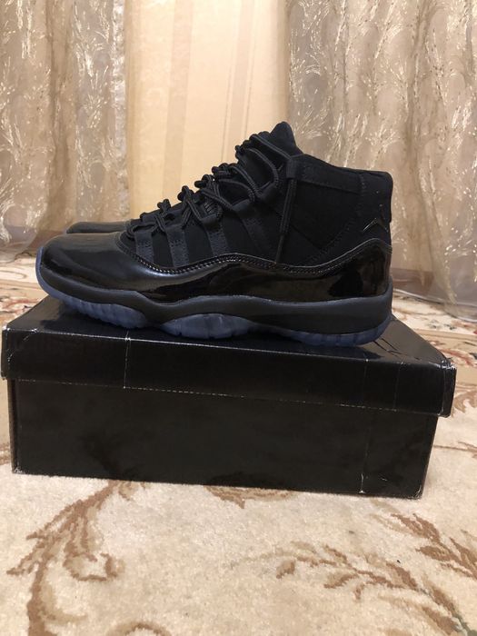 Кросівки Jordan 11 Cap and Gown