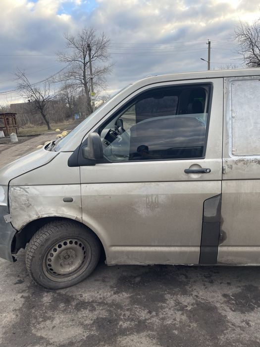 Продаємо Volkswagen T5