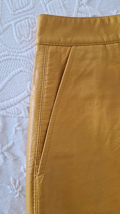 Saia mostarda Zara, tamanho S